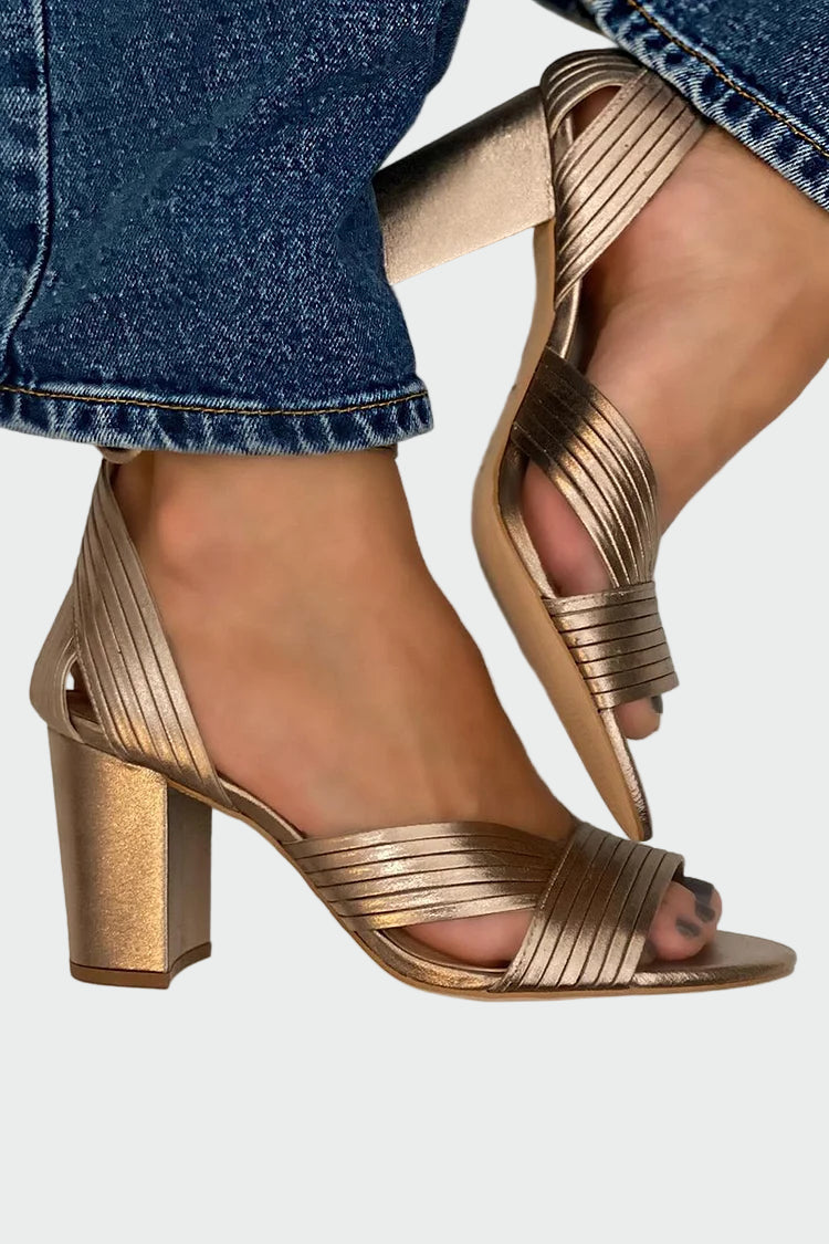 Tyylikkäät sandaalit | nilkkahihnalla