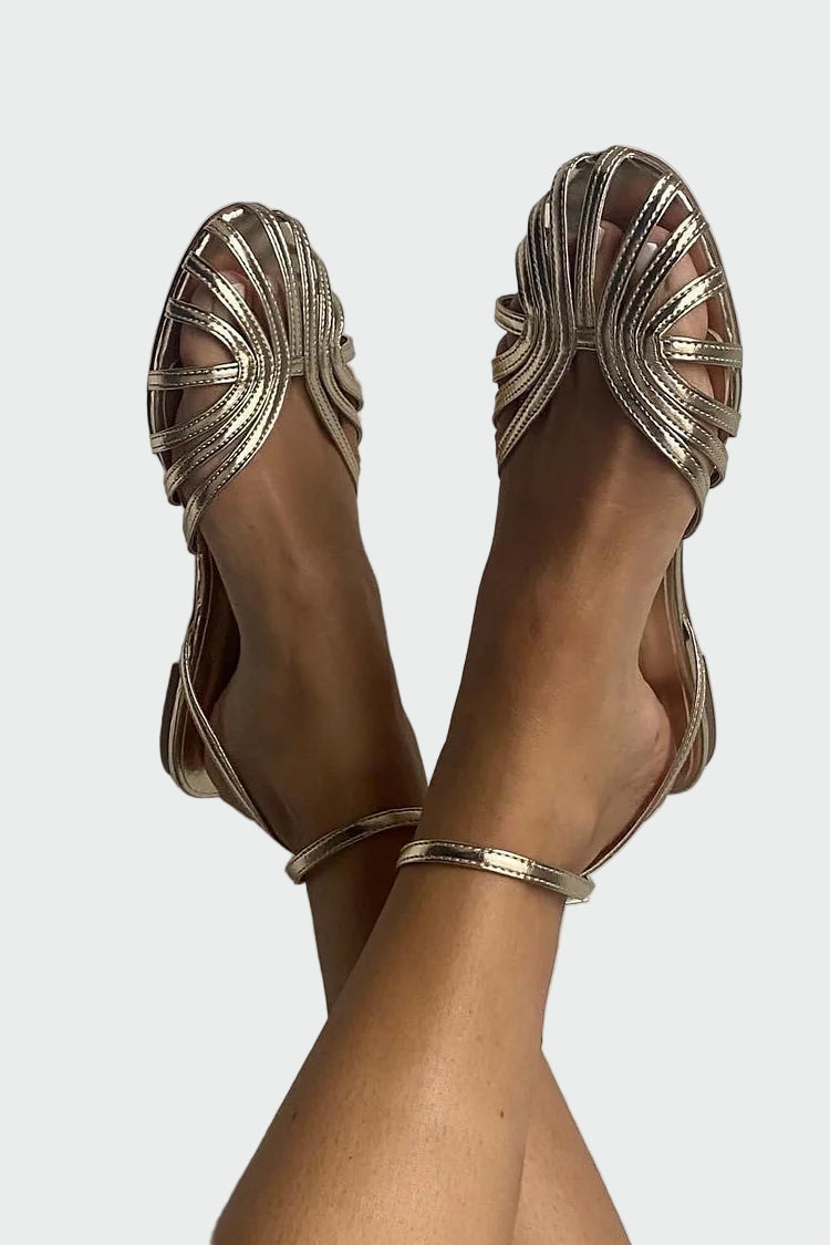 Tasapohjaiset sandaalit | Punotuilla hihnoilla