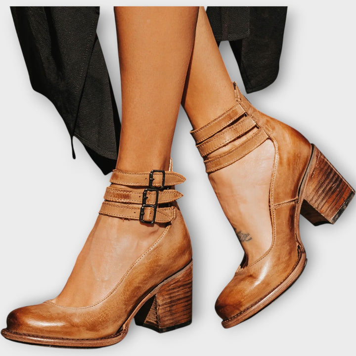 Moniraitaiset kengät | paksulla korolla