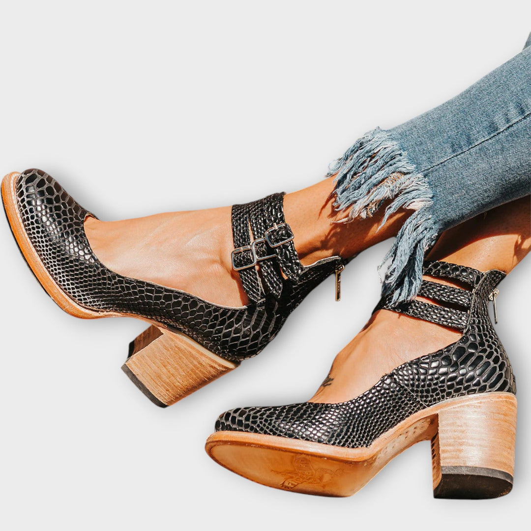 Moniraitaiset kengät | paksulla korolla