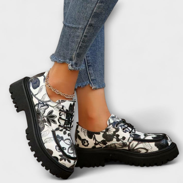 Sandra | Klassiset Retro Mokkasinit Tyylillä