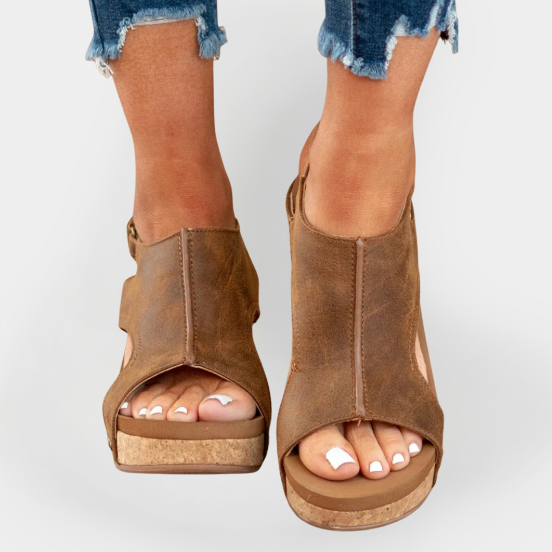 Suedette-sandaalit | korotetulla pohjalla