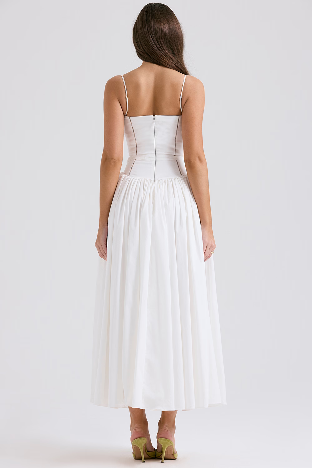 Maxi Mekko | Ohuiden Olkaimien ja Kukkakuosin Kanssa