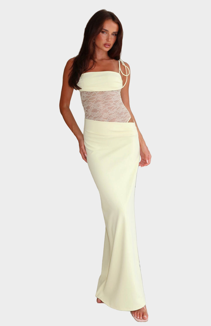 Maxi Mekko | Rentouttavalla Virralla ja Hienostuneella Tyylillä