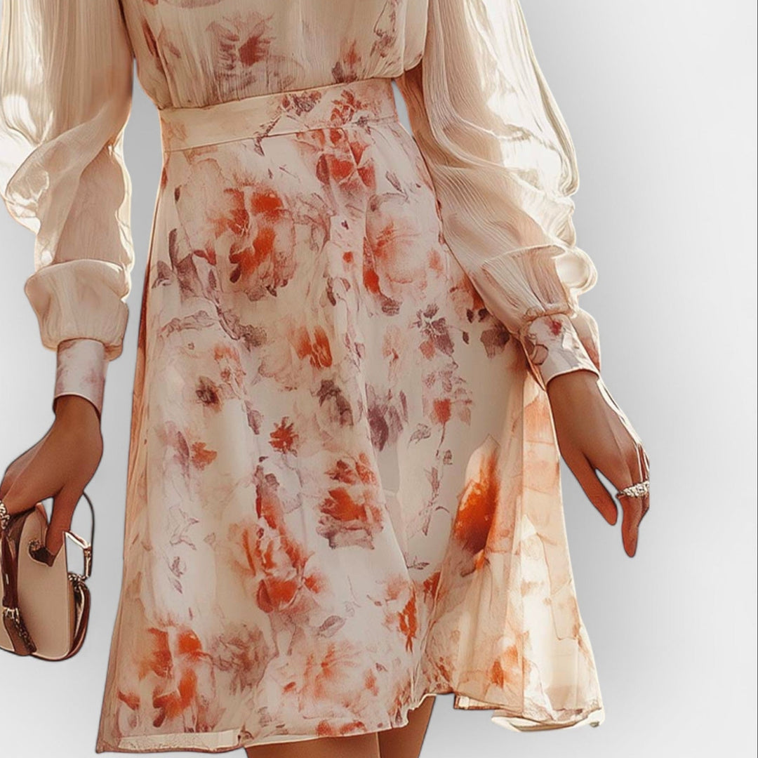 Romanttinen Mekko | Poimutuksilla