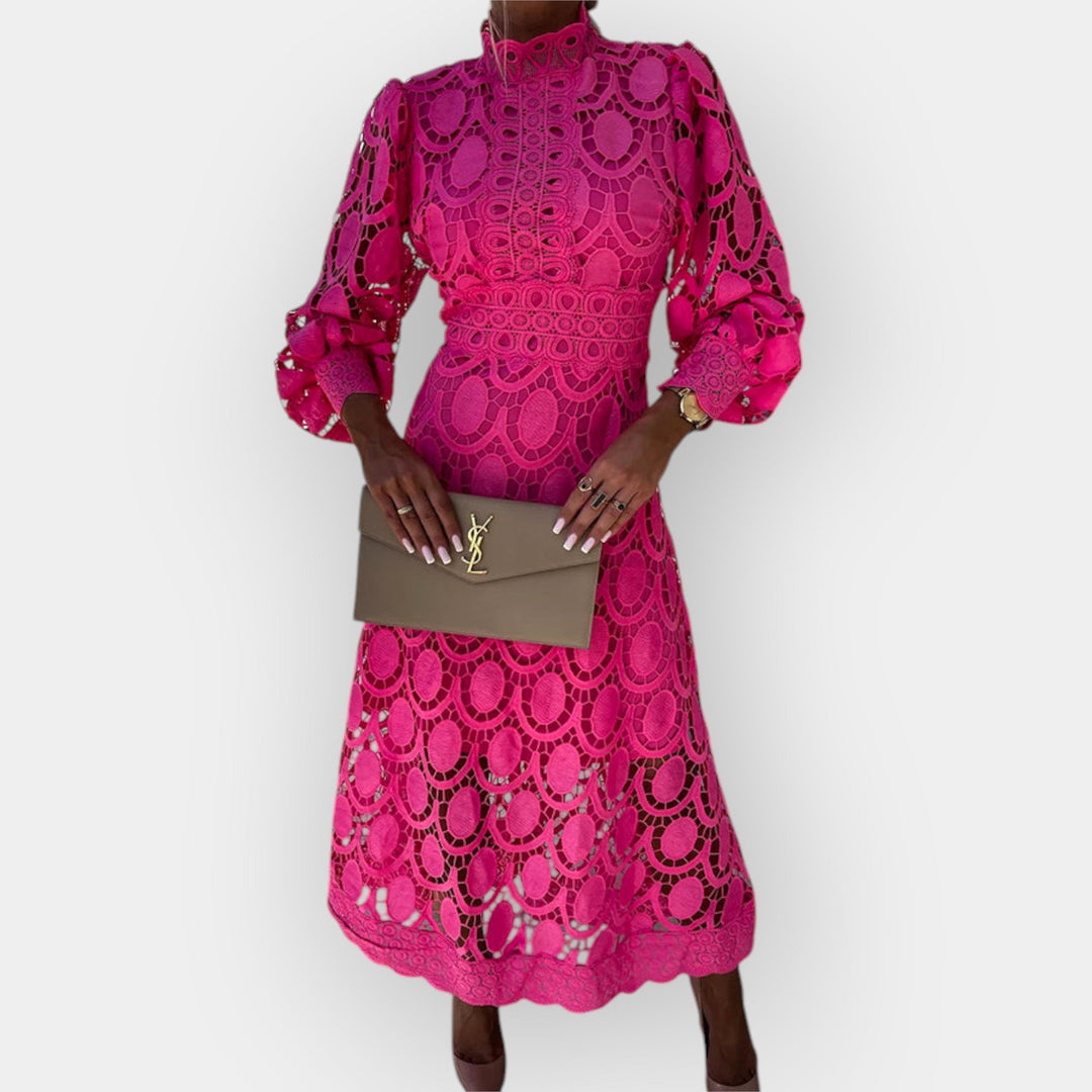 Romanttinen Mekko | Pitkällä Pitsikoristeella