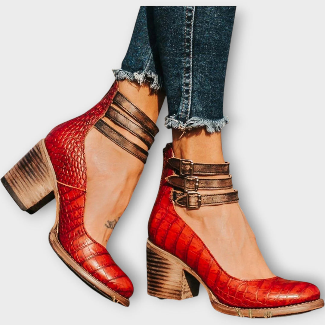 Moniraitaiset kengät | paksulla korolla