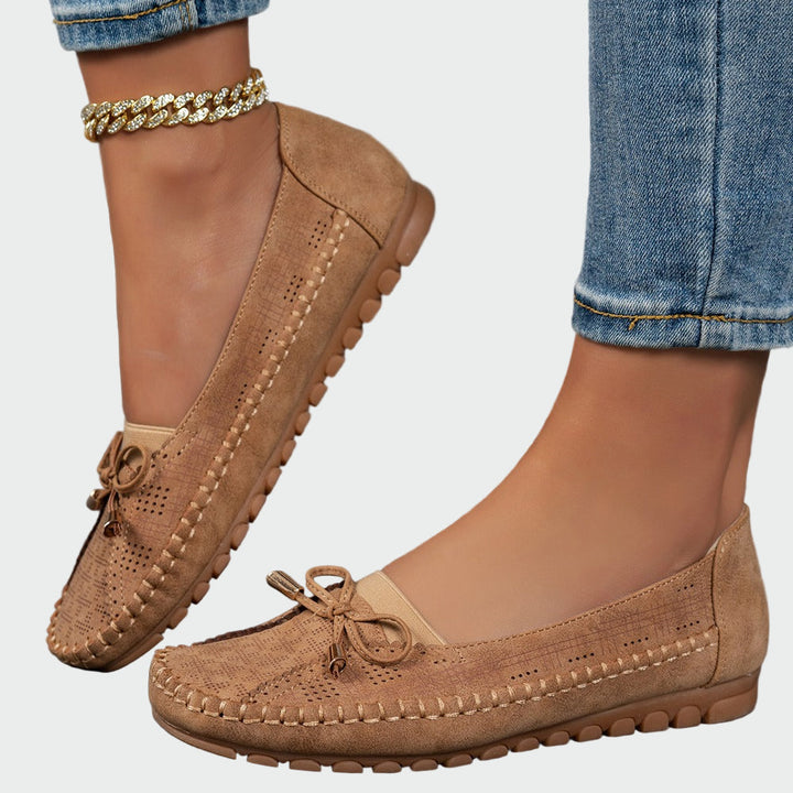 Mukavat slip-on kengät | ortopedisella pohjalla