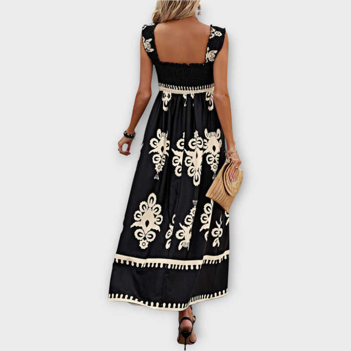 Tyylikäs Rantal Dressi | Neliömäisellä Kaula-aukolla