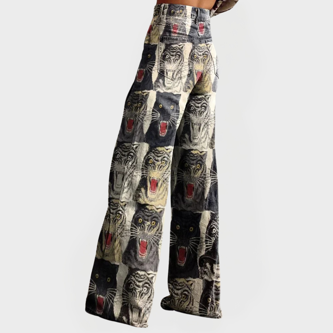 Tyylikkäät Farkut | Leveillä Lahkeilla | Mukavalla Leikkauksella