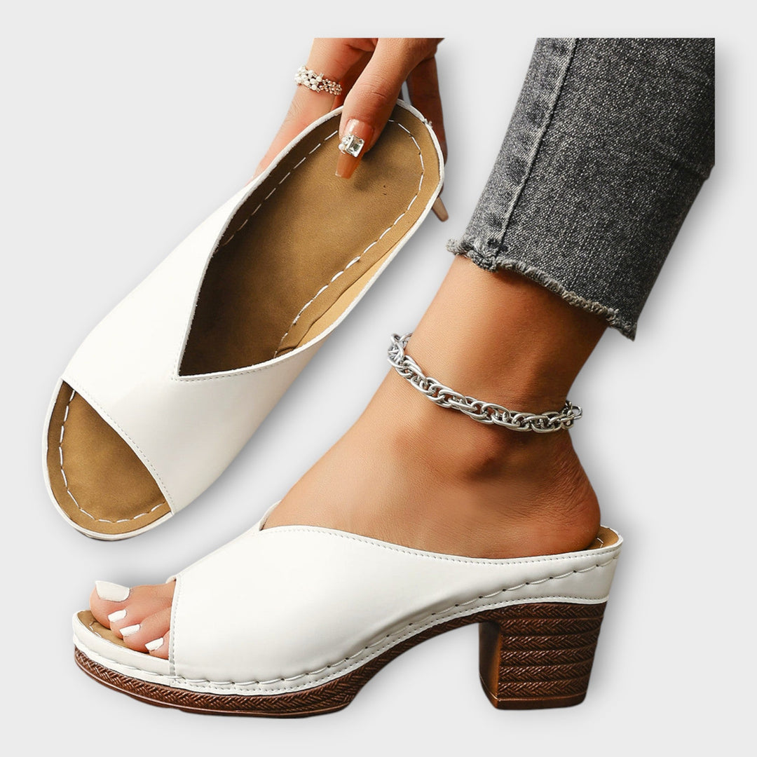 Paksupohjaiset sandaalit | avonaisella kantapäällä