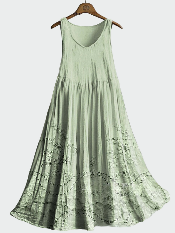 Englantilaisella pitsillä varustettu mekko | Tyylikäs ja naisellinen