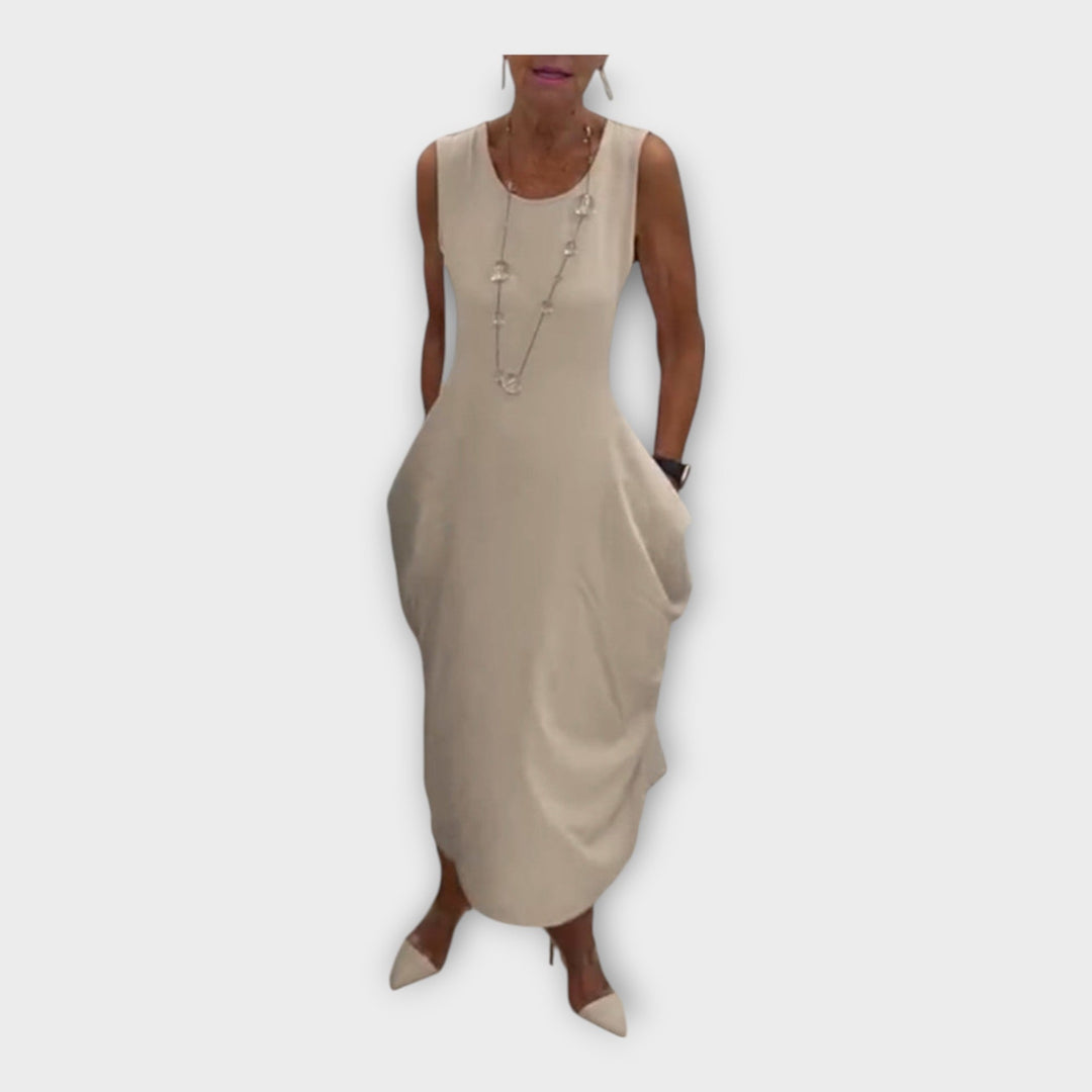 Kevyt mekko | modernilla siluetilla ja taskuilla