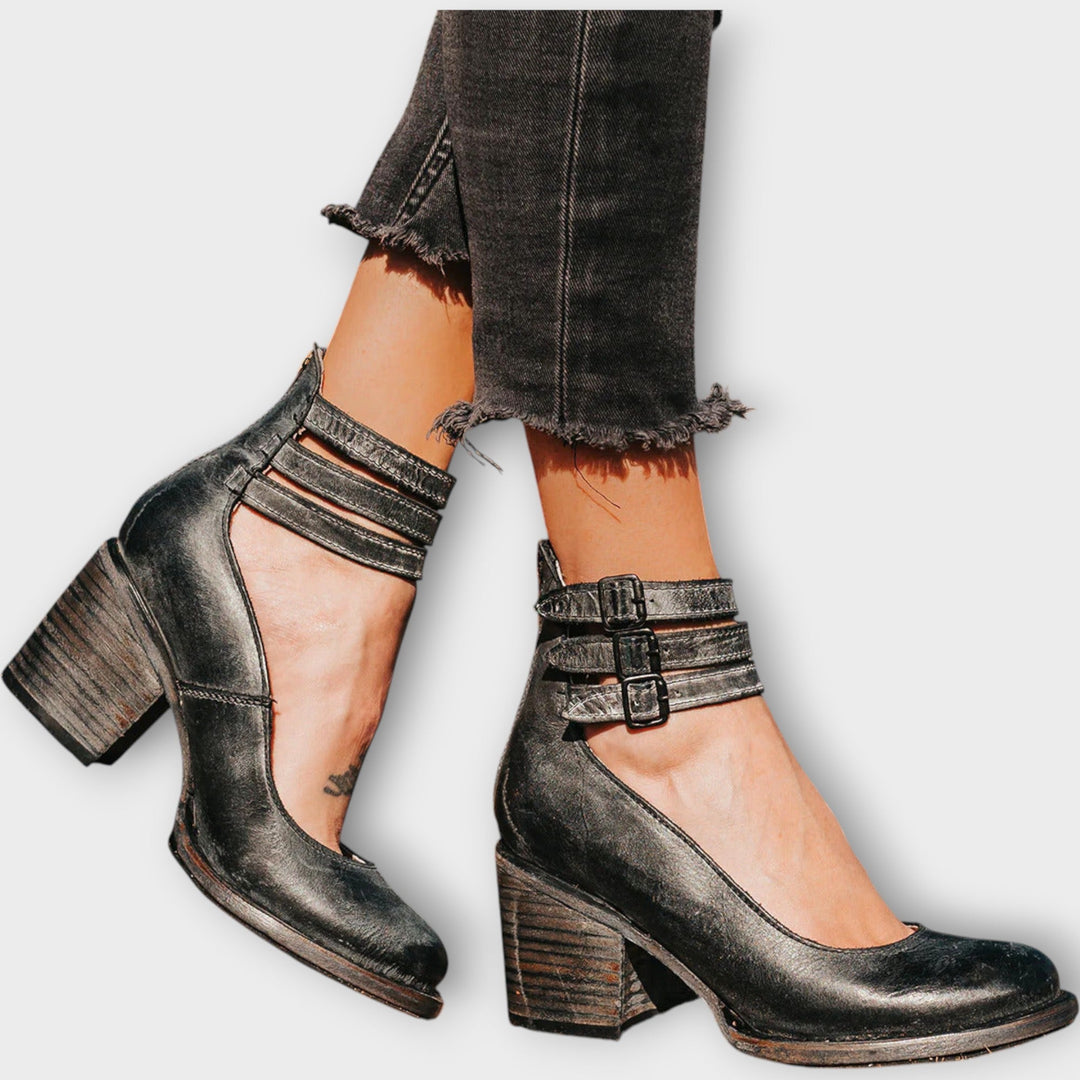 Moniraitaiset kengät | paksulla korolla