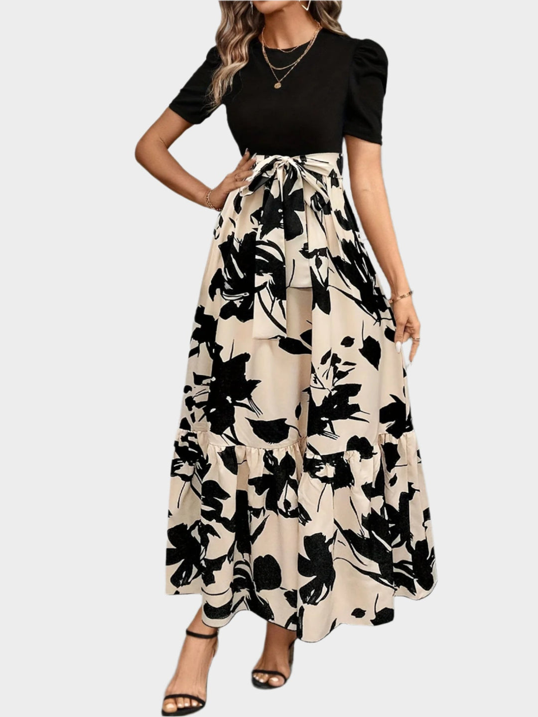 Kukallinen Mekko | Korkealla Vyötäröllä | Raidallisilla Kuvioilla