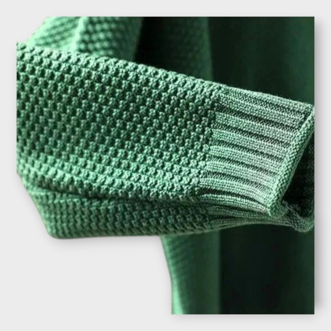 Neulepusero | Korkealla kauluksella