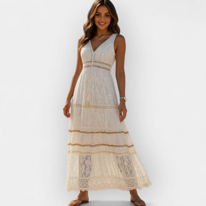 Kevyt Mekko | Elegant Dress