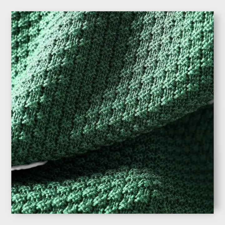 Neulepusero | Korkealla kauluksella