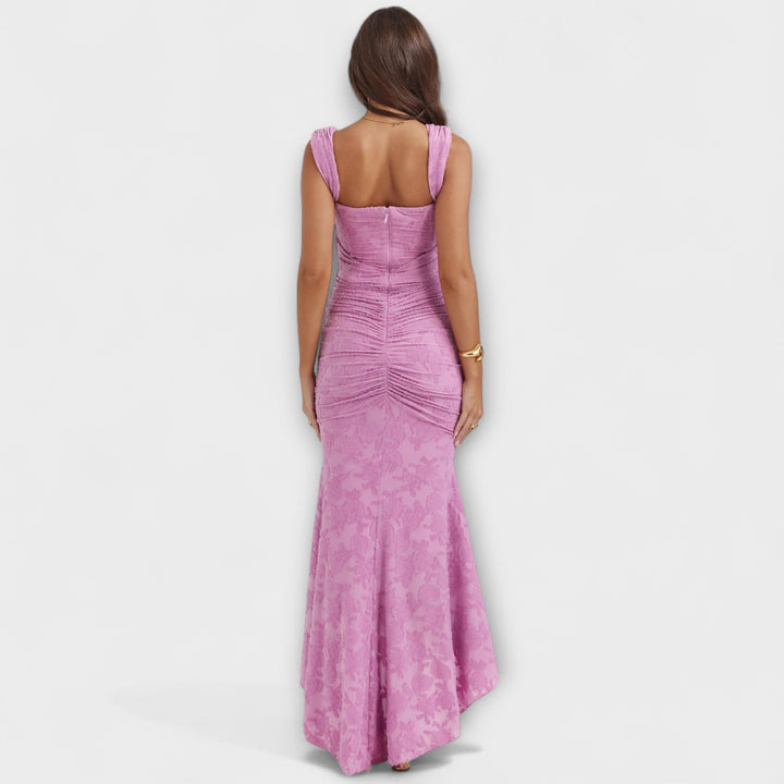 Pitkä Mekko | Tyylikkäällä ja Hienostuneella Korsetilla