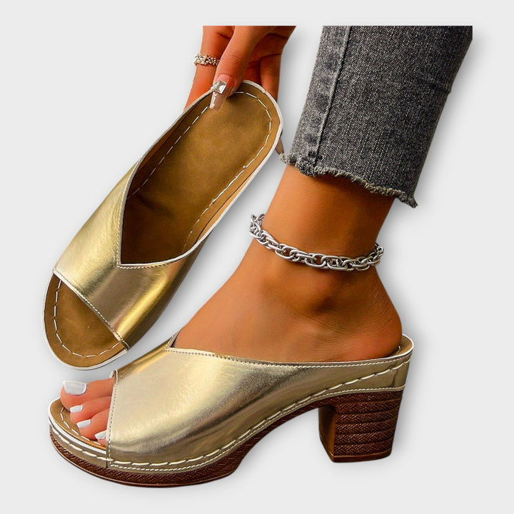 Paksupohjaiset sandaalit | avonaisella kantapäällä